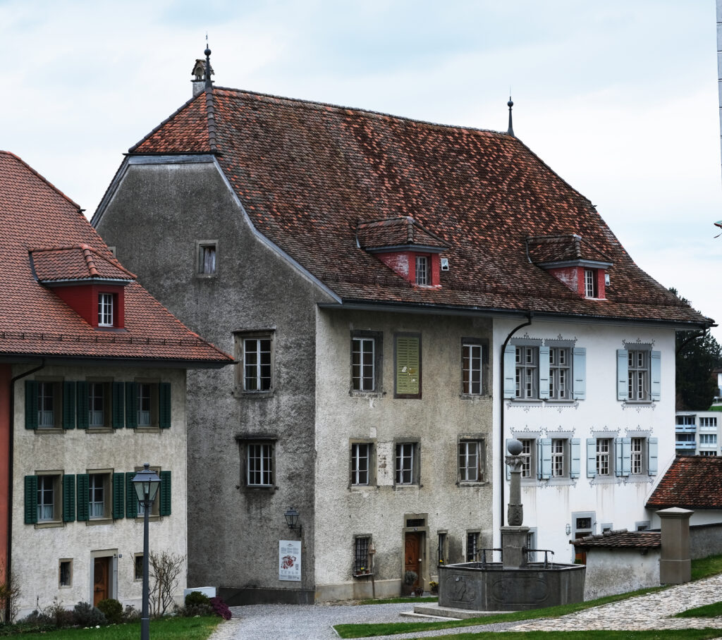 Restaurierung Illusionsmalerei, «Alte Sekretarie», Chorherrenstift St. Michael, Beromünster LU. Vorzustand.
