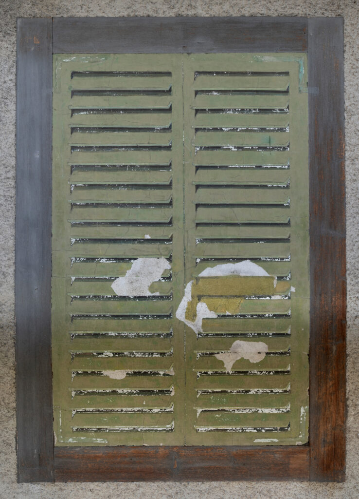 Restaurierung Illusionsmalerei, «Alte Sekretarie», Chorherrenstift St. Michael, Beromünster LU. Detailaufnahme des Vorzustandes.