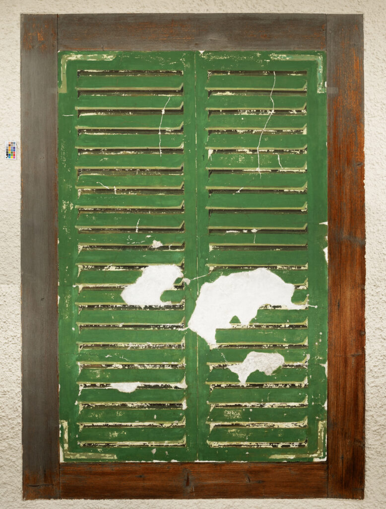 Restaurierung Illusionsmalerei, «Alte Sekretarie», Chorherrenstift St. Michael, Beromünster LU. Die Illusionsmalerei und das Fenstergewände wurden mit Halböl nachgeölt.